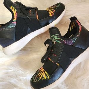 Tropical Sneakers‎
